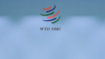  万亿消费礼包背后的宏观逻辑：春节假期发票抽奖与补贴政策的精准投放 新闻