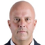  安菲尔德迎战加拉塔萨雷；斯洛特强调责任与信心，力求精彩逆袭。 体育新闻