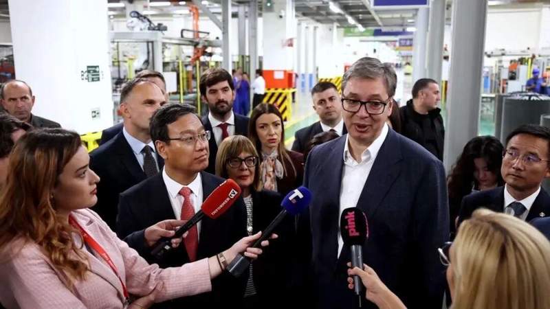  塞尔维亚兹雷尼亚宁的欧洲玲珑工厂，展现出轮胎制造的未来模样；这座高度智能化的生产基地，正以静默却高效的方式持续运转，令人印象深刻。 汽车科技