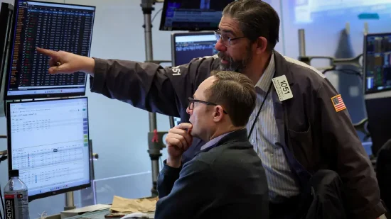  美股尾盘承压；三大指数本周本月双双回落；通胀粘性加剧市场忧虑 股票财经 美股尾盘承压；三大指数本周本月双双回落；通胀粘性加剧市场忧虑 股票财经 美股尾盘承压；三大指数本周本月双双回落；通胀粘性加剧市场忧虑 股票财经 美股尾盘承压；三大指数本周本月双双回落；通胀粘性加剧市场忧虑 股票财经