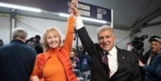  拉波尔塔投票现场感慨万千；亚马尔合照温暖人心，他由衷喜爱。 体育新闻 拉波尔塔投票现场感慨万千；亚马尔合照温暖人心，他由衷喜爱。 体育新闻 拉波尔塔投票现场感慨万千；亚马尔合照温暖人心，他由衷喜爱。 体育新闻